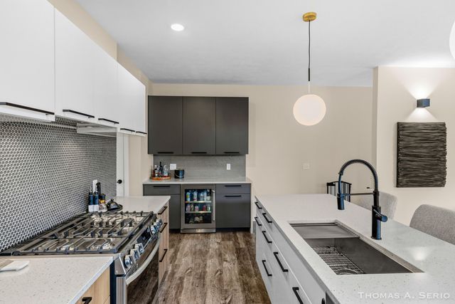 593 W Webster Avenue, Muskegon, MI 49440