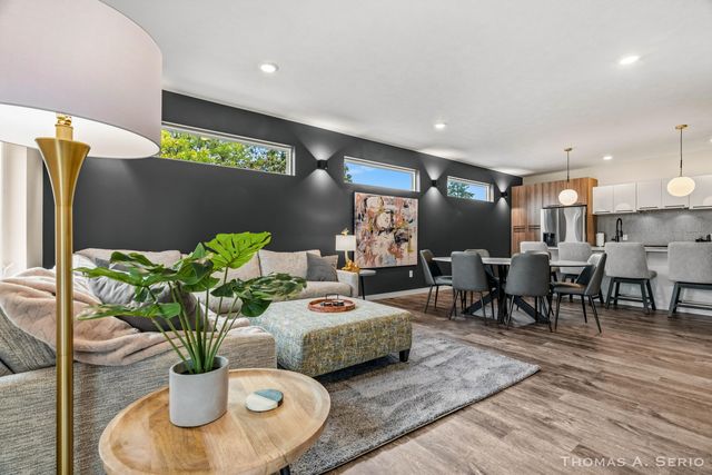 593 W Webster Avenue, Muskegon, MI 49440