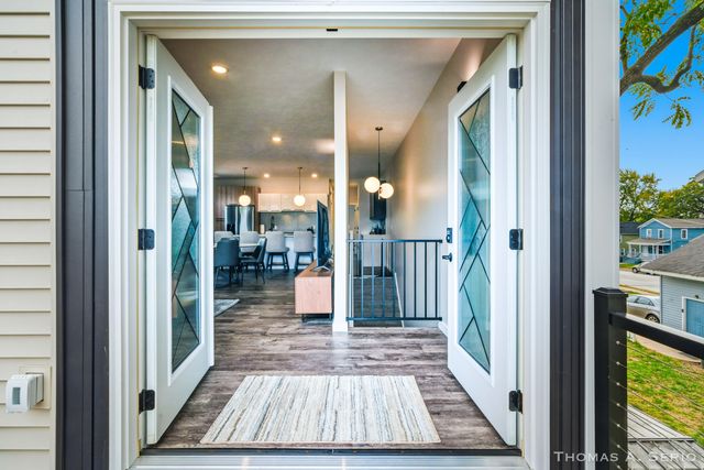 593 W Webster Avenue, Muskegon, MI 49440