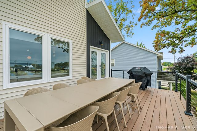 593 W Webster Avenue, Muskegon, MI 49440