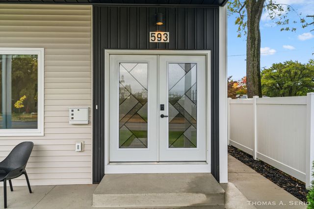 593 W Webster Avenue, Muskegon, MI 49440