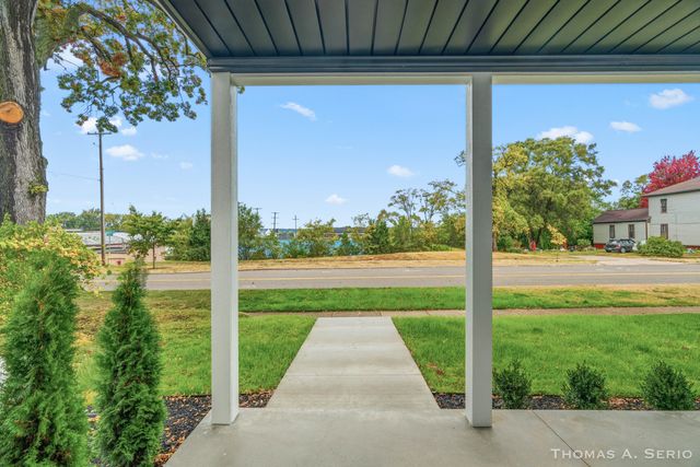 593 W Webster Avenue, Muskegon, MI 49440