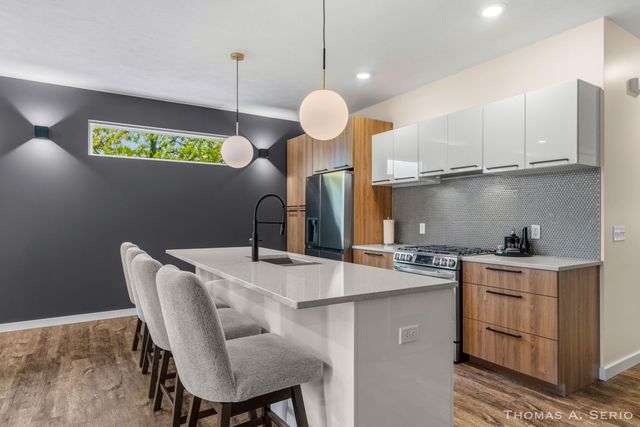 593 W Webster Avenue, Muskegon, MI 49440