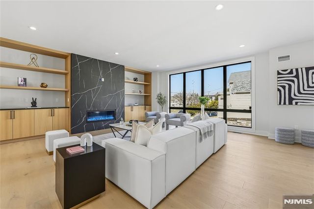 401 A Grand Avenue A, Leonia, NJ 07605