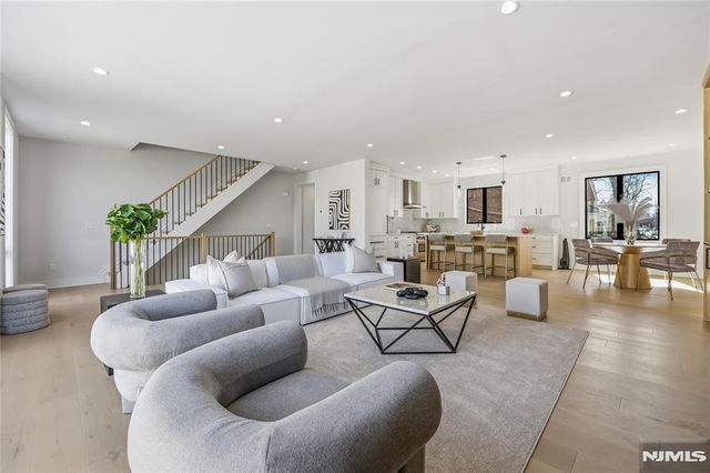 401 A Grand Avenue A, Leonia, NJ 07605