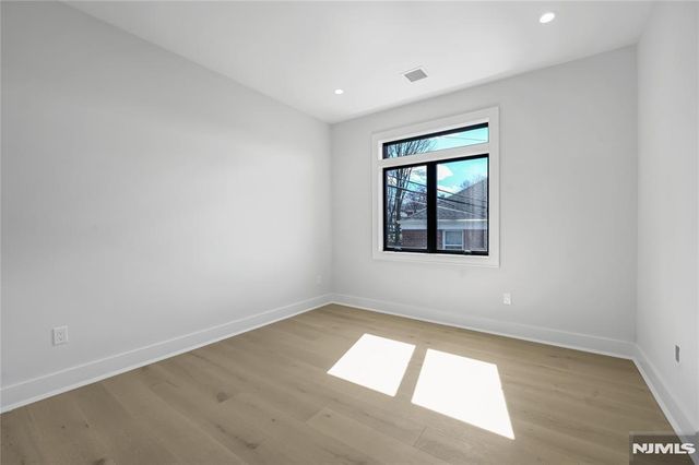 401 A Grand Avenue A, Leonia, NJ 07605