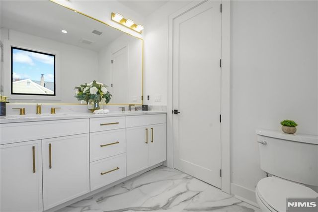 401 A Grand Avenue A, Leonia, NJ 07605