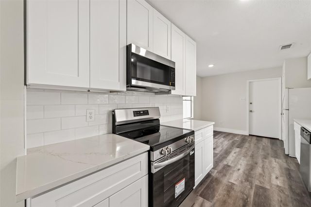 2106 Endicott Lane, Sugar Land, TX 77478