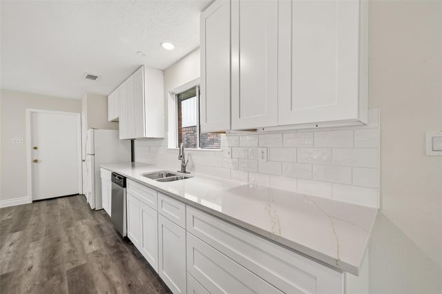 2106 Endicott Lane, Sugar Land, TX 77478