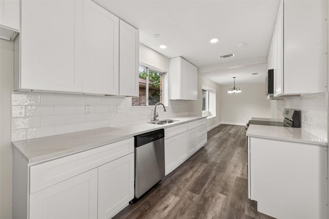 2106 Endicott Lane, Sugar Land, TX 77478