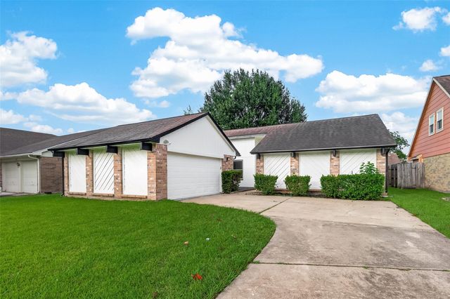 2106 Endicott Lane, Sugar Land, TX 77478