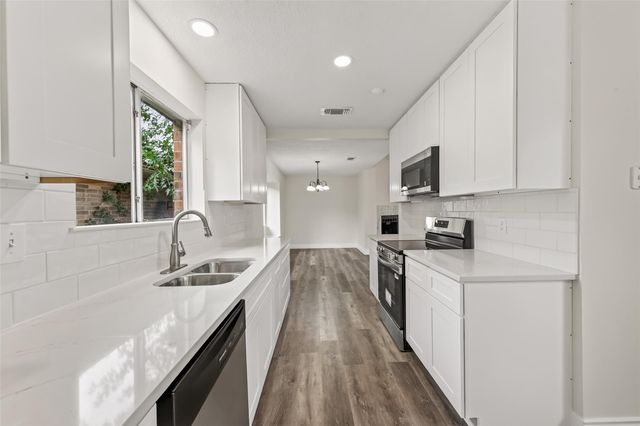 2106 Endicott Lane, Sugar Land, TX 77478