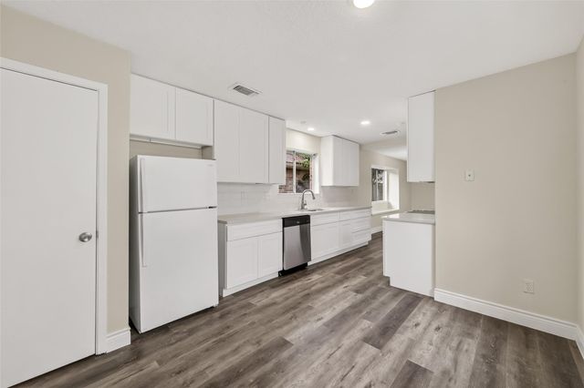 2106 Endicott Lane, Sugar Land, TX 77478