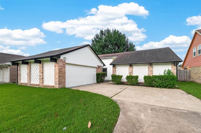 2106 Endicott Lane, Sugar Land, TX 77478