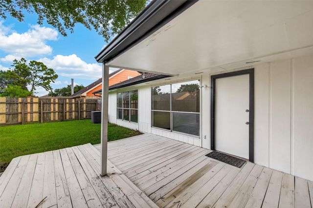 2106 Endicott Lane, Sugar Land, TX 77478