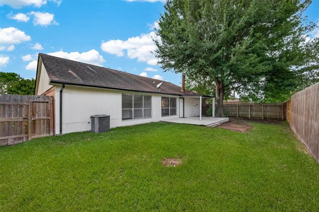 2106 Endicott Lane, Sugar Land, TX 77478