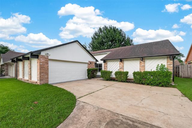 2106 Endicott Lane, Sugar Land, TX 77478