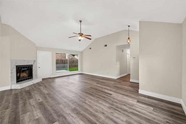 2106 Endicott Lane, Sugar Land, TX 77478