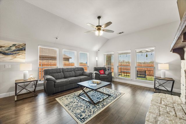 1129 Marigold Drive, Burleson, TX 76028