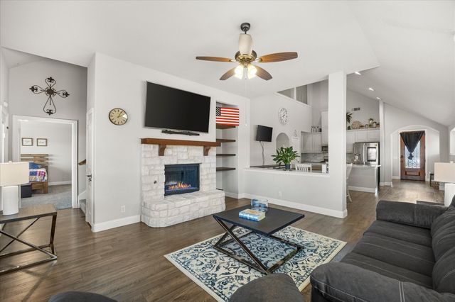 1129 Marigold Drive, Burleson, TX 76028