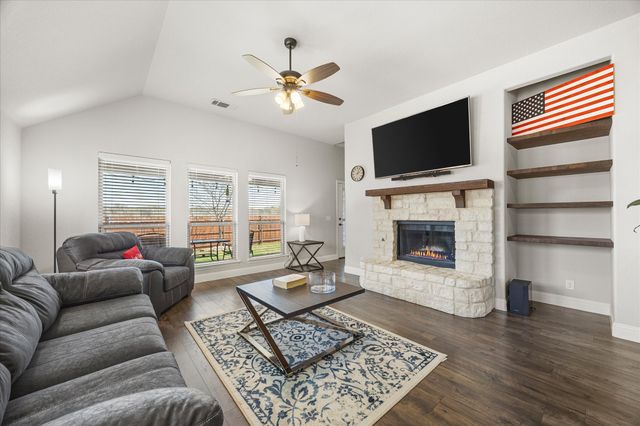 1129 Marigold Drive, Burleson, TX 76028