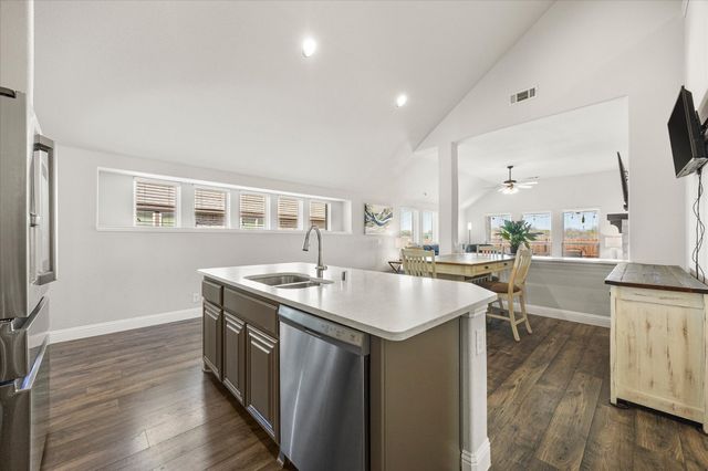 1129 Marigold Drive, Burleson, TX 76028