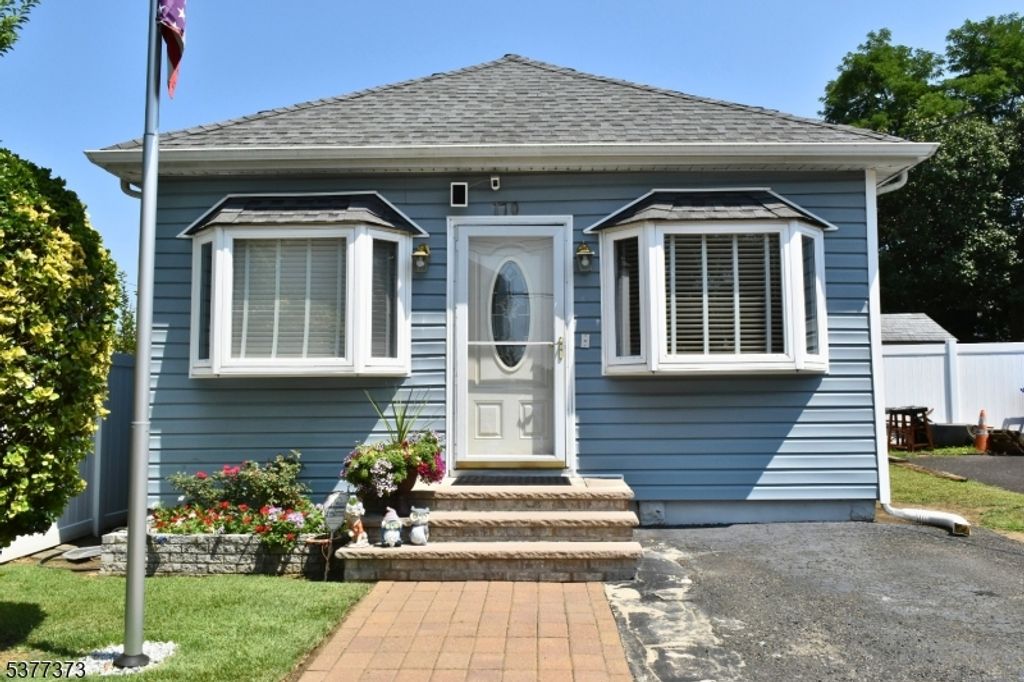 170 Bray Ave, Middletown Twp., NJ 07748