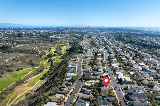 2711 Deerpark, San Diego, CA 92110