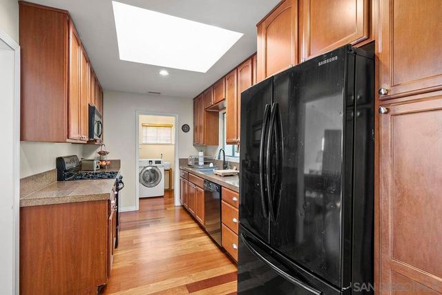 2711 Deerpark, San Diego, CA 92110