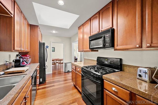 2711 Deerpark, San Diego, CA 92110