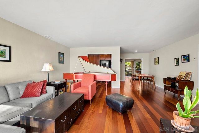 2711 Deerpark, San Diego, CA 92110