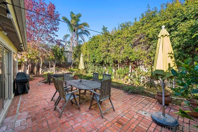 2711 Deerpark, San Diego, CA 92110