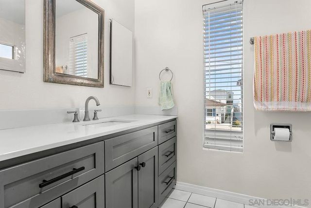 2711 Deerpark, San Diego, CA 92110