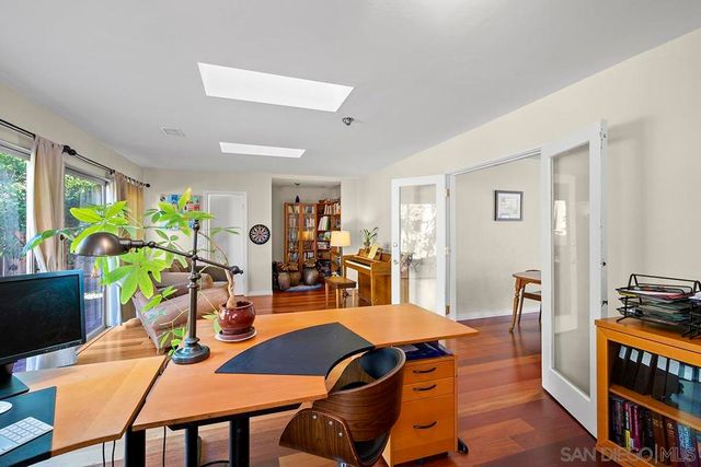 2711 Deerpark, San Diego, CA 92110