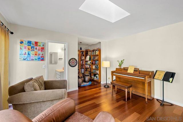 2711 Deerpark, San Diego, CA 92110