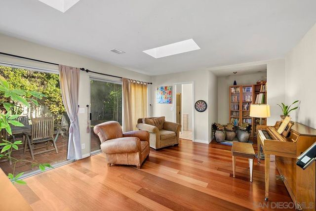 2711 Deerpark, San Diego, CA 92110