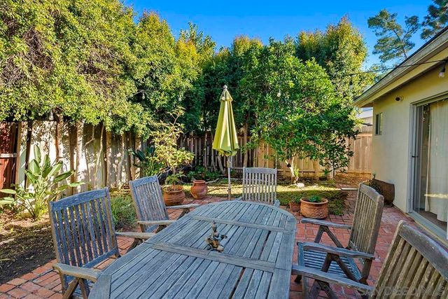 2711 Deerpark, San Diego, CA 92110