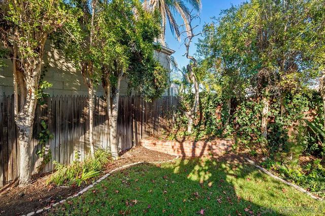 2711 Deerpark, San Diego, CA 92110