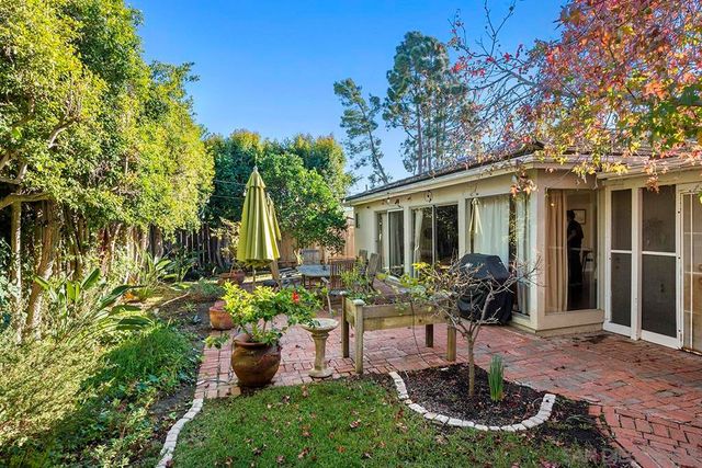 2711 Deerpark, San Diego, CA 92110