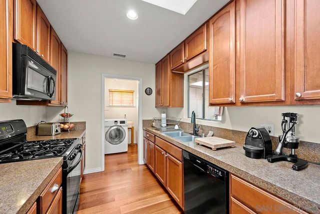 2711 Deerpark, San Diego, CA 92110