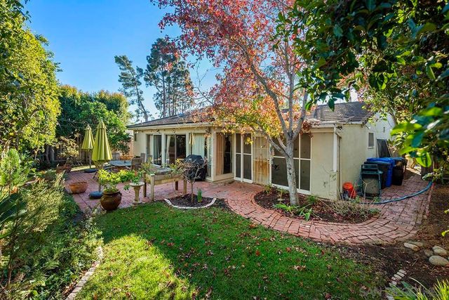 2711 Deerpark, San Diego, CA 92110