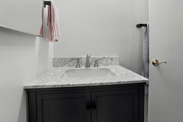 2711 Deerpark, San Diego, CA 92110