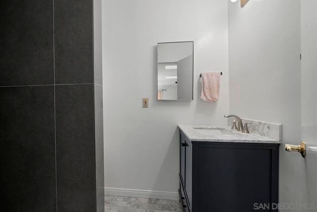 2711 Deerpark, San Diego, CA 92110