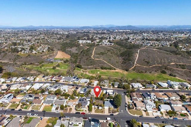 2711 Deerpark, San Diego, CA 92110