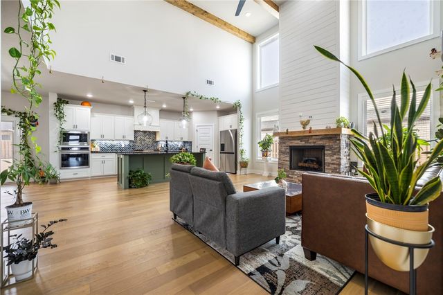 1211 Longbourn Drive, Centerton, AR 72719