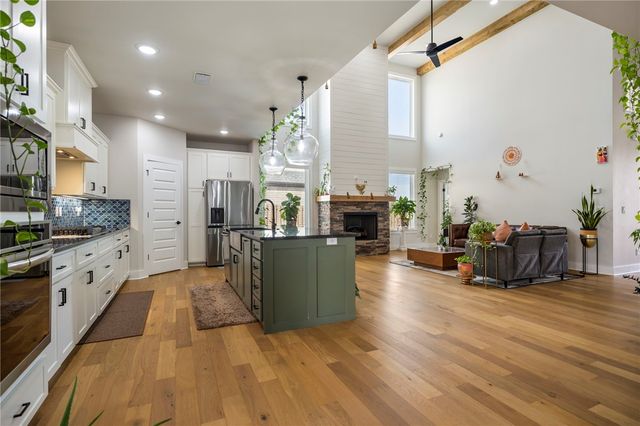 1211 Longbourn Drive, Centerton, AR 72719