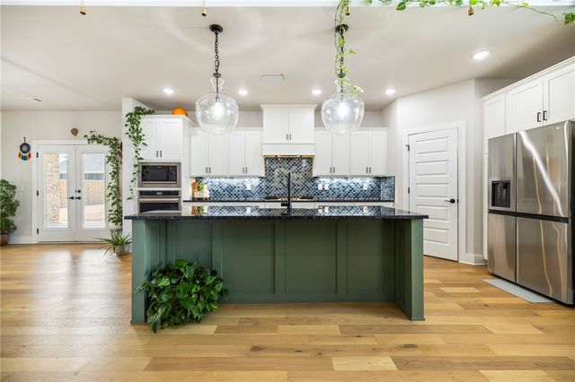 1211 Longbourn Drive, Centerton, AR 72719