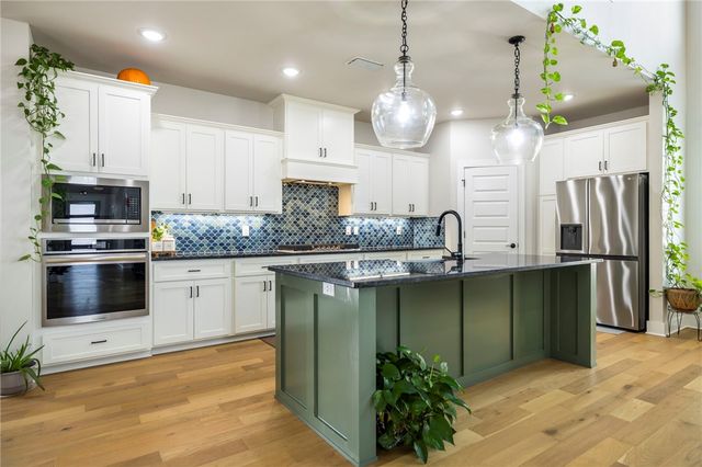 1211 Longbourn Drive, Centerton, AR 72719