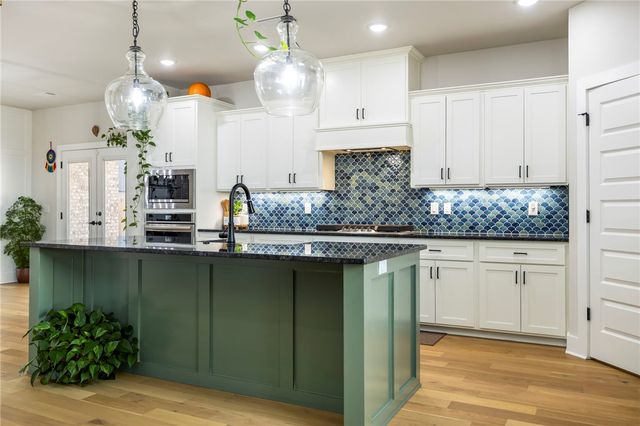 1211 Longbourn Drive, Centerton, AR 72719