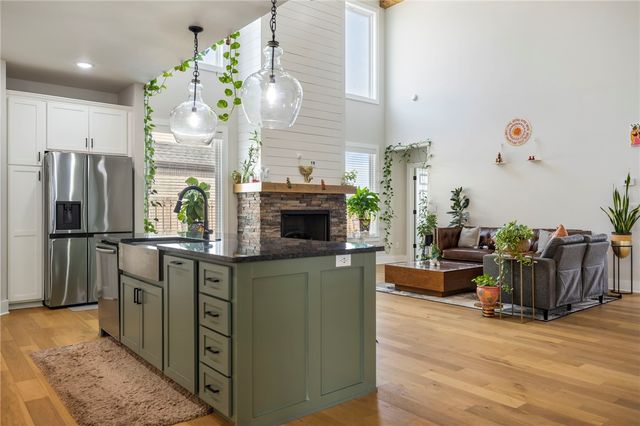 1211 Longbourn Drive, Centerton, AR 72719